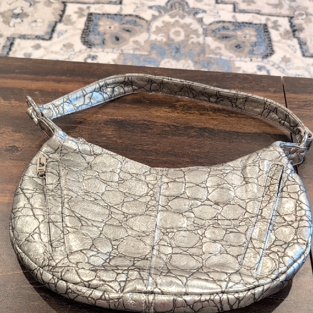 Vintage Pinky Bag Genuine Leather, Silver Textured, Zipper On Top, Many Pockets